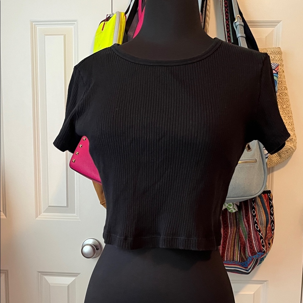 Uniqlo Black Ribbed Crew Neck Short Sleeve Cropped T-Shirt